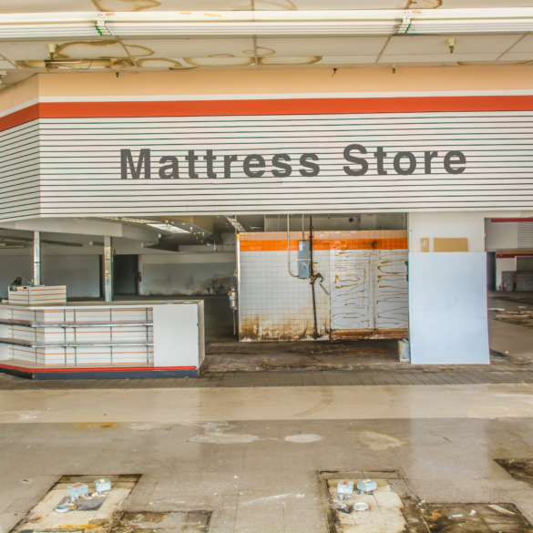 mattress store closing